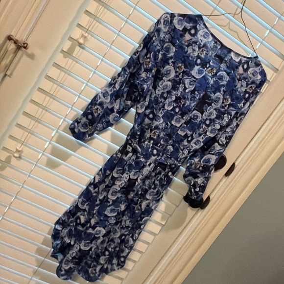 Dress blue floral size M SHEER SLED TIE BELT INCLUDED. - Picture 3 of 4